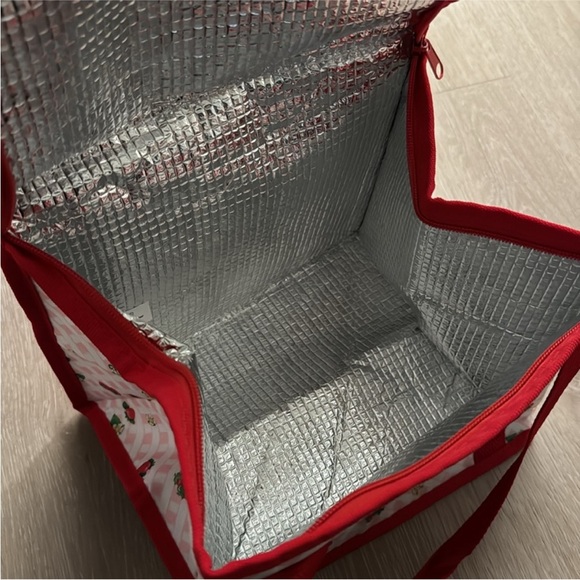 Strawberry Shortcake Insulated Lunch Bag NEW 🏷️ - Picture 4 of 5